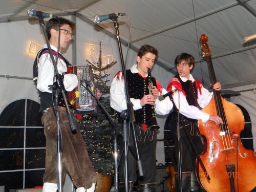 ANSAMBEL OD MENGEŠKE FOLKLORE